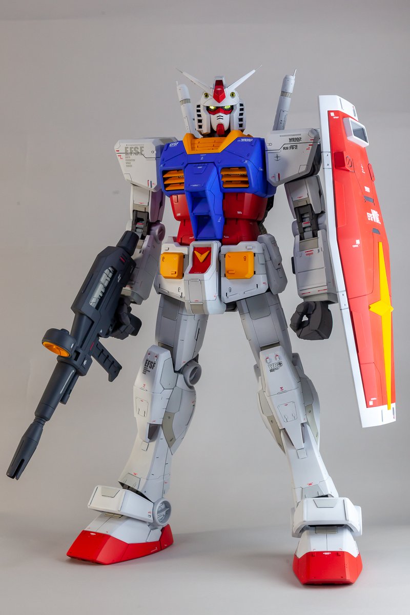 ひなさん やみにょわ メガサイズモデル 1 48 Rx 78 2 ガンダム 完成しました 今現在の技術で 自分が作れる最高の ガンダム をコンセプトに制作しました リプライに画像を貼っていきますので宜しければそちらもご覧ください ガンプラ