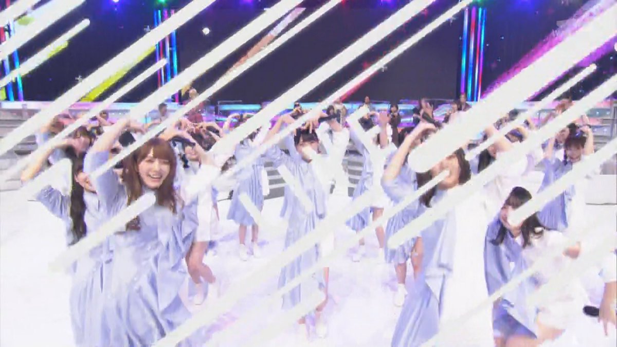 さかみち ぶれぶれ A Twitter 曲中に全員でmをやると言って Mステオープニング曲中に有言実行した日向坂46 アザトカワイイの曲中とは言ってないので 日向坂ぶっこみ 日向坂46 Mステ