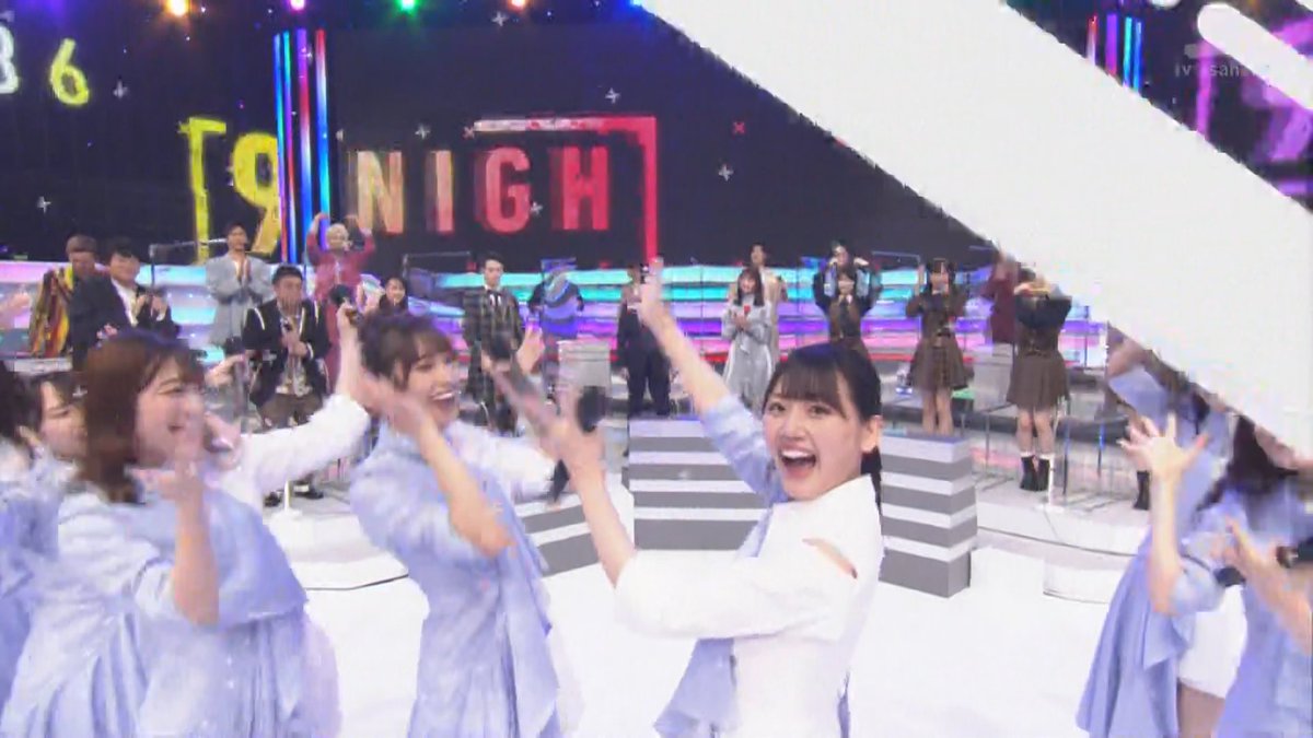 さかみち ぶれぶれ A Twitter 曲中に全員でmをやると言って Mステオープニング曲中に有言実行した日向坂46 アザトカワイイの曲中とは言ってないので 日向坂ぶっこみ 日向坂46 Mステ