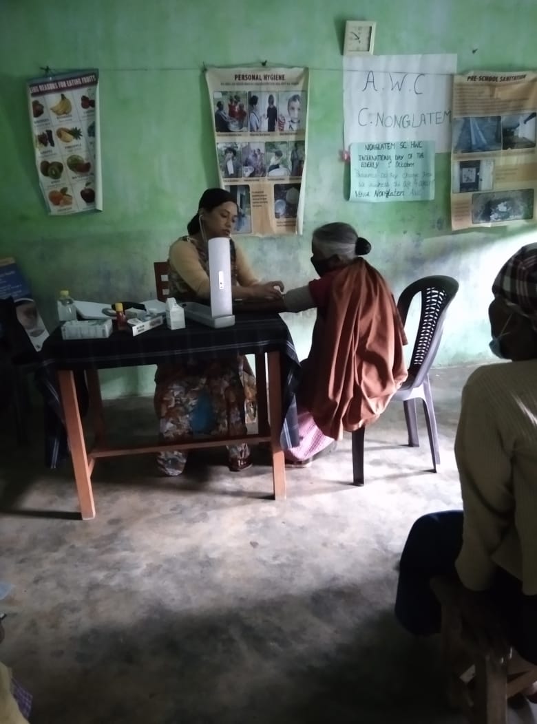 eitilangi's tweet photo. On World Elderly Day at Nonglatem village. https://t.co/Ikhku0vV8Q
