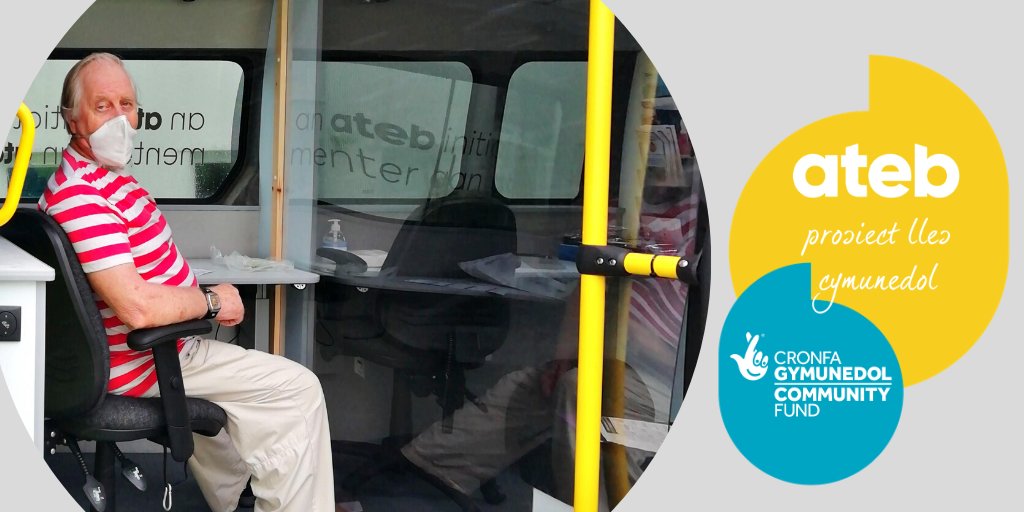 Y mis hwn llwyddodd y Prosiect Lles Cymunedol i ailgysylltu cwsmer â’i ffrind! Arferai’r pâr gyfathrebu drwy anfon llythyrau ar draws y byd, cyn colli cysylltiad yn anffodus – yn awr maent yn defnyddio WhatsApp i anfon negeseuon sydyn at ei gilydd! 
@CronGymYLG #NiYwateb