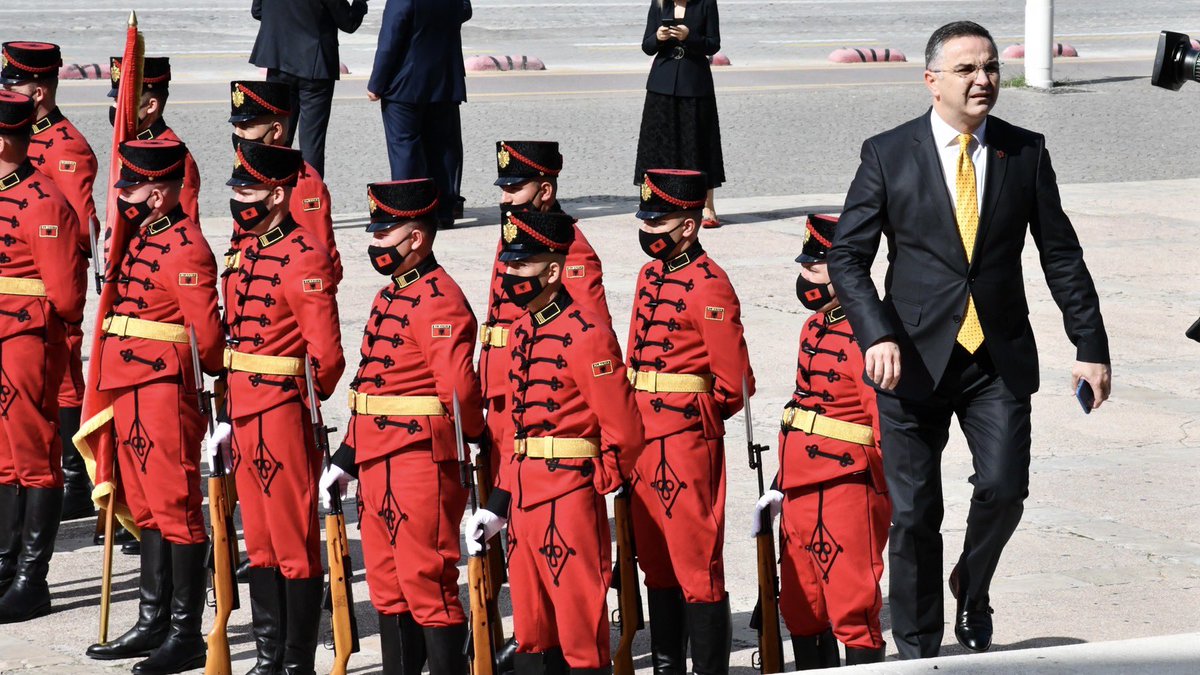 besnik_tahiri's tweet image. At mtg of 2 Govs 🇦🇱&amp;amp;🇽🇰, 13 inter-state agrmts and protocols were signed. Aimed at promoting institutional, cultural, social &amp;amp; economic coop. Commitment to take 1st steps through #CongressofLocalAuthorities. 
#Together #withoutborders, for our municipalities &amp;amp; counties🇦🇱🇽🇰