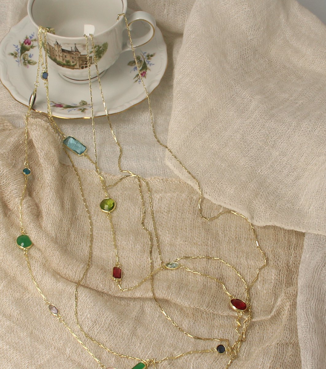 JewelryIvy's tweet photo. Relax, sit back with a cup of tea and bedazzle yourself in golden Ivy jewelry ✨ the weekend is around the corner! #weekendvibes #ivy #gold #ivyjewelry #jewelry #tea #naturestones #stones #natural https://t.co/cLEXh7jpyr