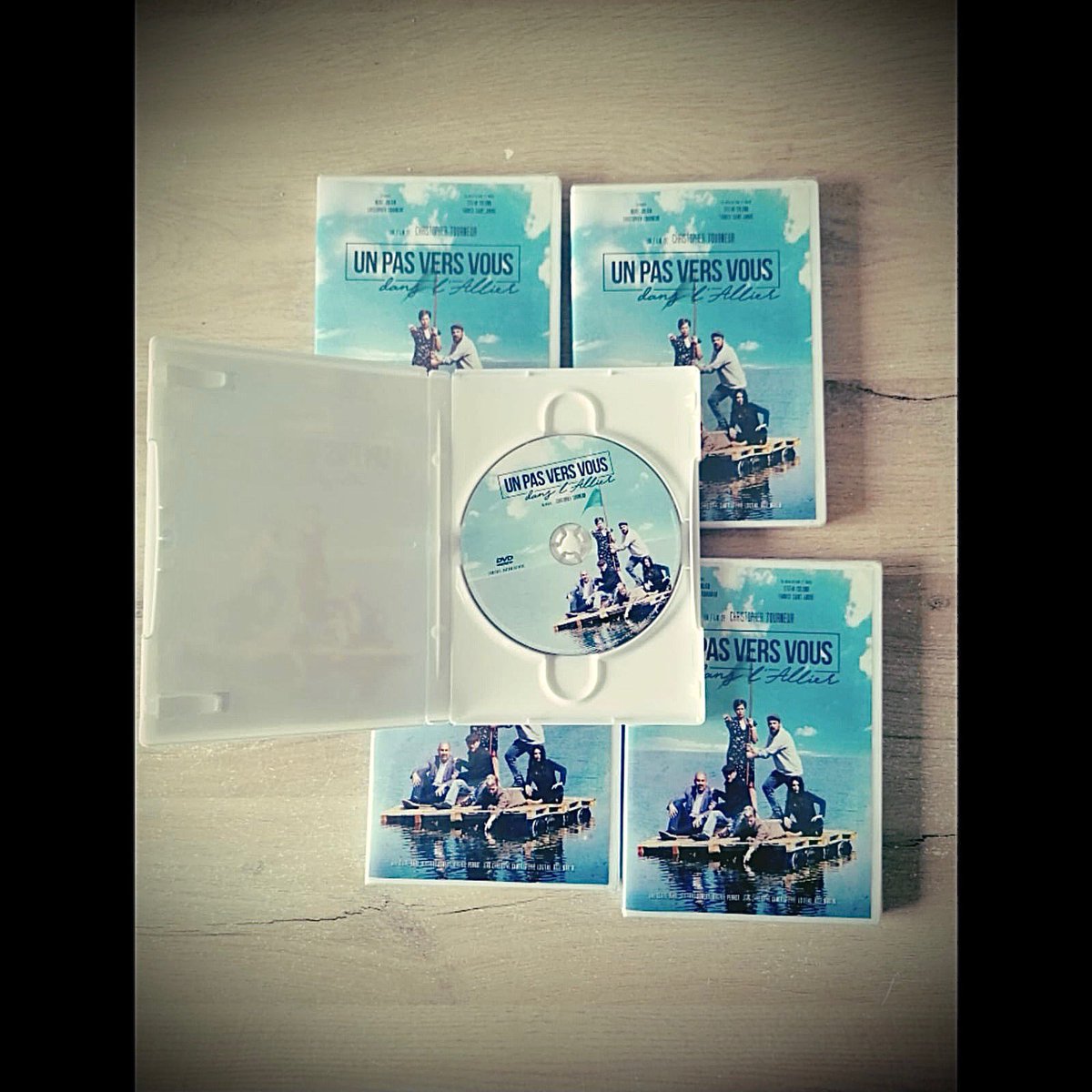 unpasversvous's tweet photo. Pour ceux qui n’ont pas pu venir au cinéma... le dvd bientôt disponible 🤩

#allier #cinema #UPPVA #dvd https://t.co/bc8nVlNPEG