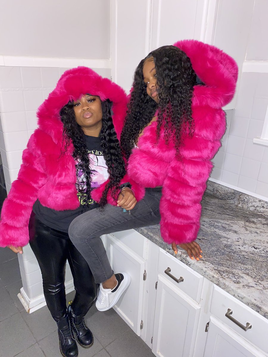 My Broski with what I’m with like my twin in this B*TCH 🤯👯‍♀️                   Fur coats from me 🥰 jsephe.com IG:Jsephe_