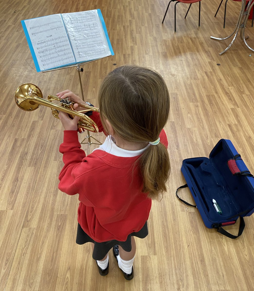woodthorpeji's tweet image. It’s great to see our (socially distanced) brass lessons returning to Woodthorpe! Great to have you back Mr Fisher! 🎺🎼🎷 @SFE_MS