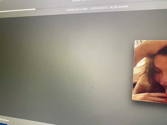 Bient&ocirc;t sur Pornhub :) https://t.co/pfUCGw8LN8