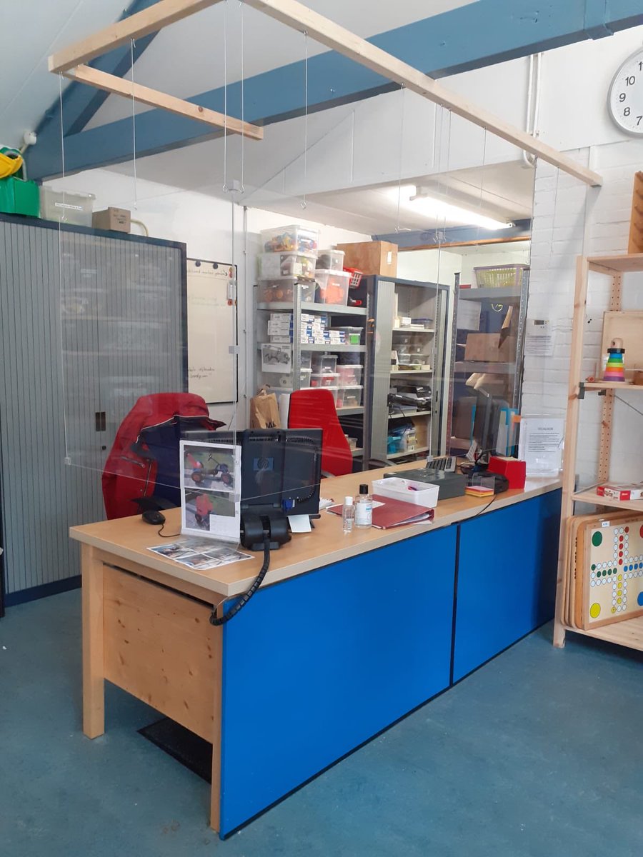 sotikkie's tweet photo. Ondanks de nieuwe Corona maatregelen zijn wij gelukkig “gewoon” open. Stuur wel eerst een mail naar uitleen@sot-ikkie.nl en geef aan wanneer u wilt langskomen, dan zorgen wij dat er een medewerkster voor u klaar zit. https://t.co/LPmXebL3QD