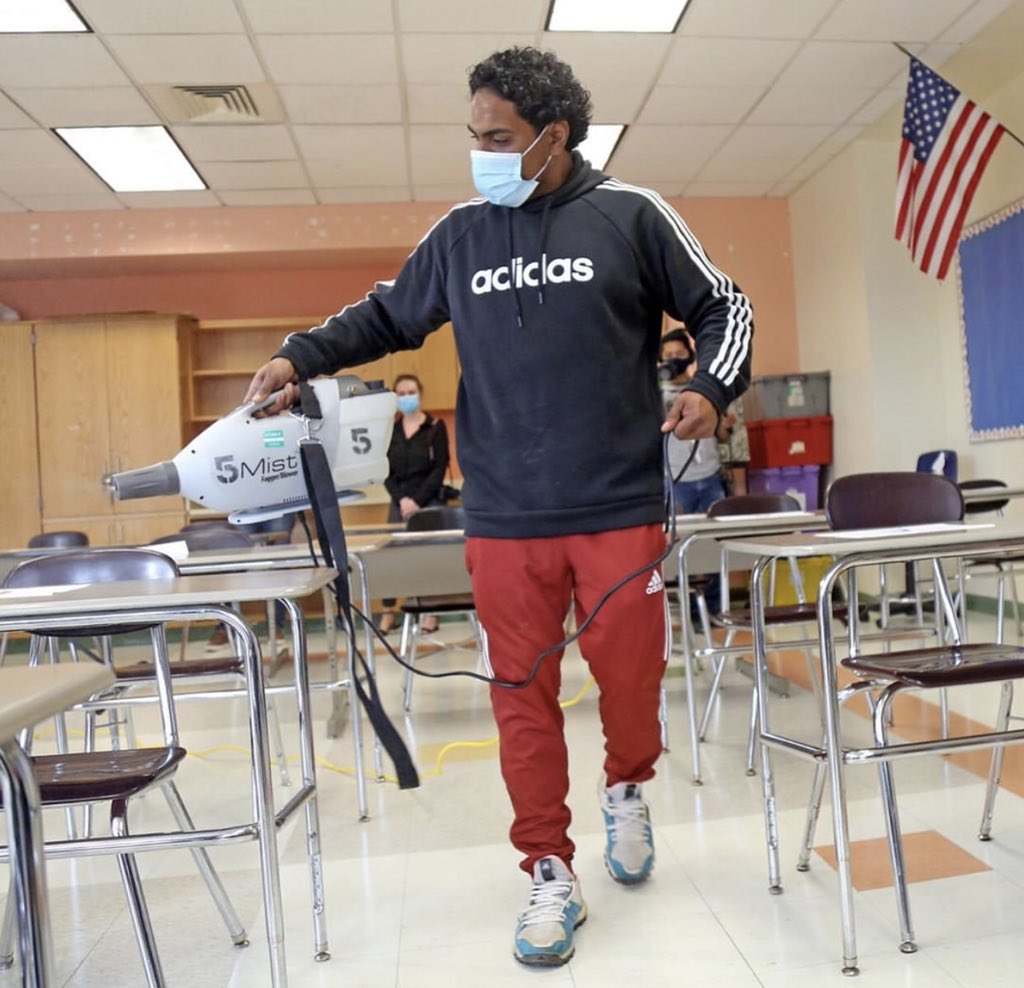 BPSCustodians's tweet image. Happy #nationalcustodianday to all the hard working custodians everywhere who have adapted to these unprecedented circumstances! We salute you all!