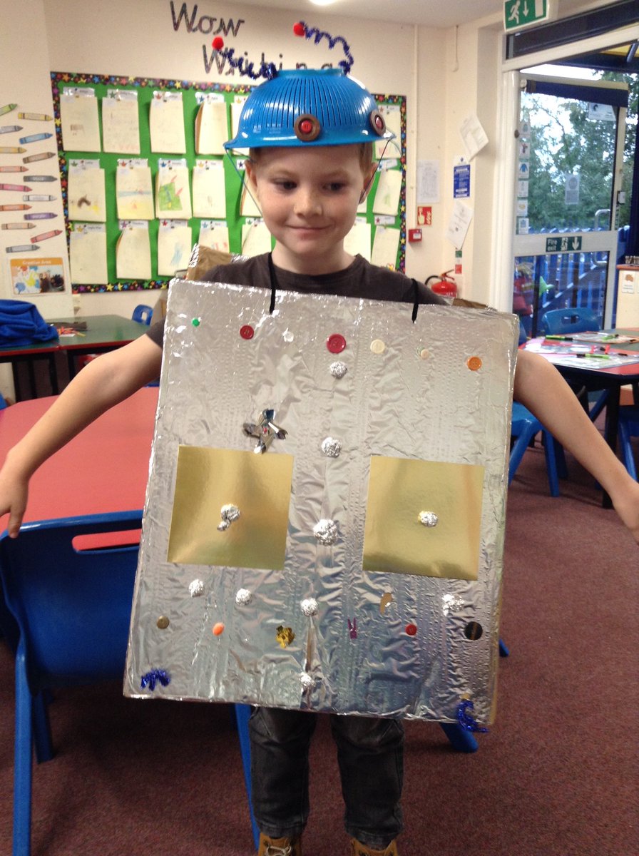 lowerhalstowsch's tweet image. Rockin’ Robots in Rowan Class for Numbots launch day! #numbots #mathsiscool