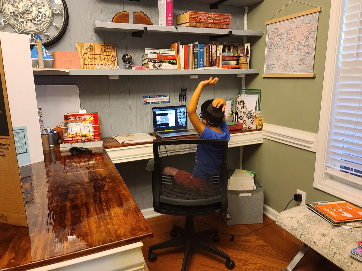 Awesome way to start our Friday morning! Music and rewards🕺🏽<a href="/GHernandezJr/">Gerald Hernandez Jr.</a> and <a href="/Jealpehe/">Jenny Perez</a> <a href="/EEMillerElem/">EE Miller Elem</a>