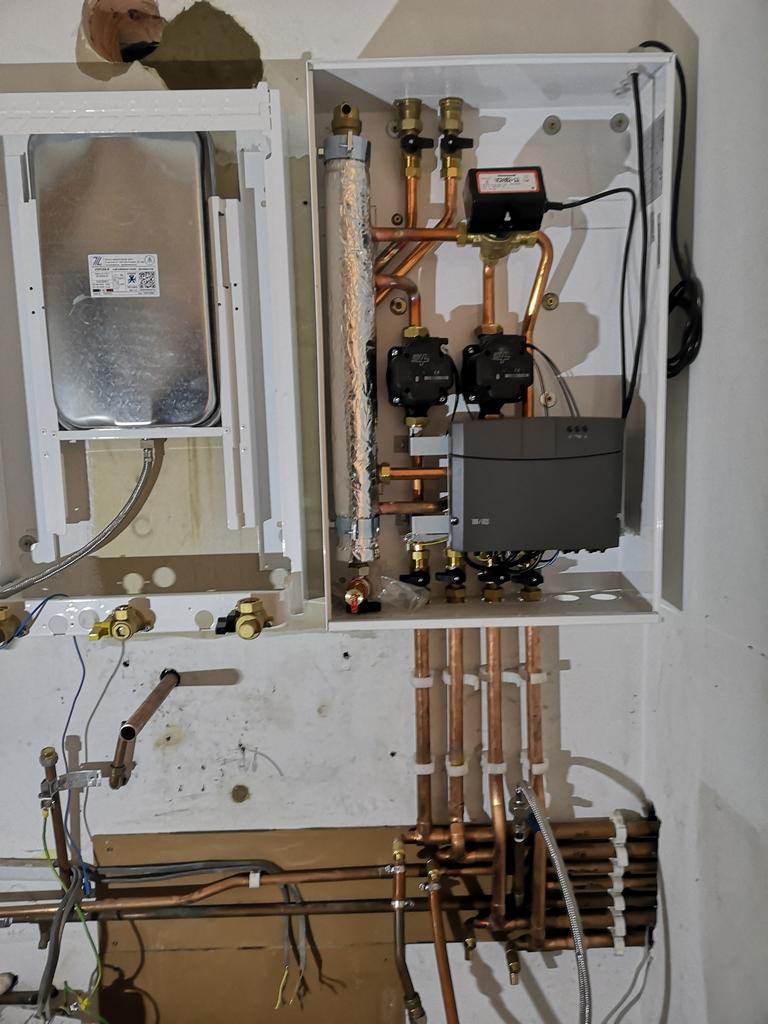 ThornhillPlumb's tweet photo. Really excited to be getting stuck into this ATAG mixer cabinet install. Big house and nothing has worked properly for years so we are ripping it out and starting again #plumbing #heating #lowlossheader @atagheating https://t.co/eifiVPXRw2