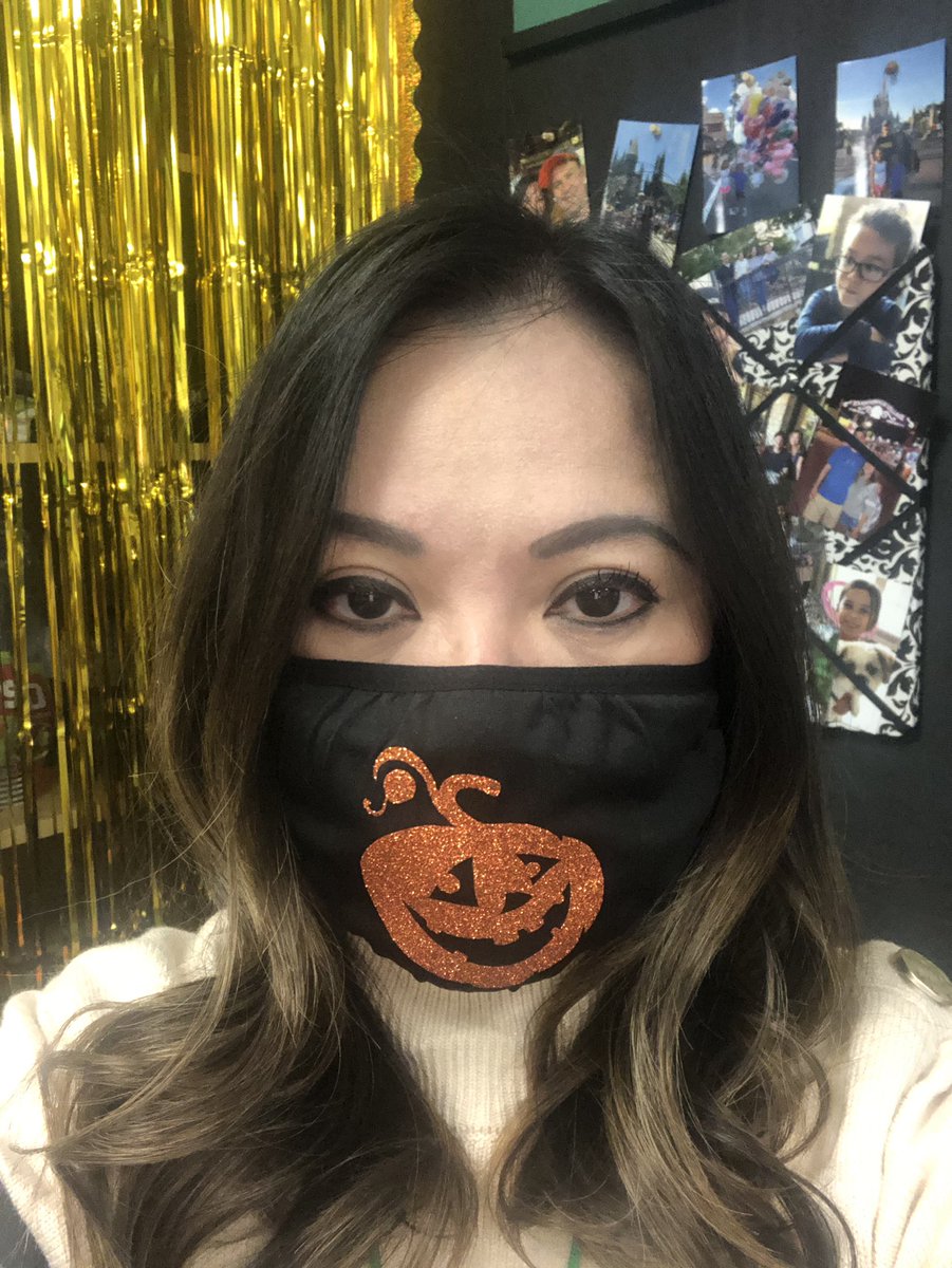 Tranglekrause's tweet photo. Jack-O-Lantern smiles for my kids all day! @TaylorElemTalk https://t.co/4uSfOHs70W