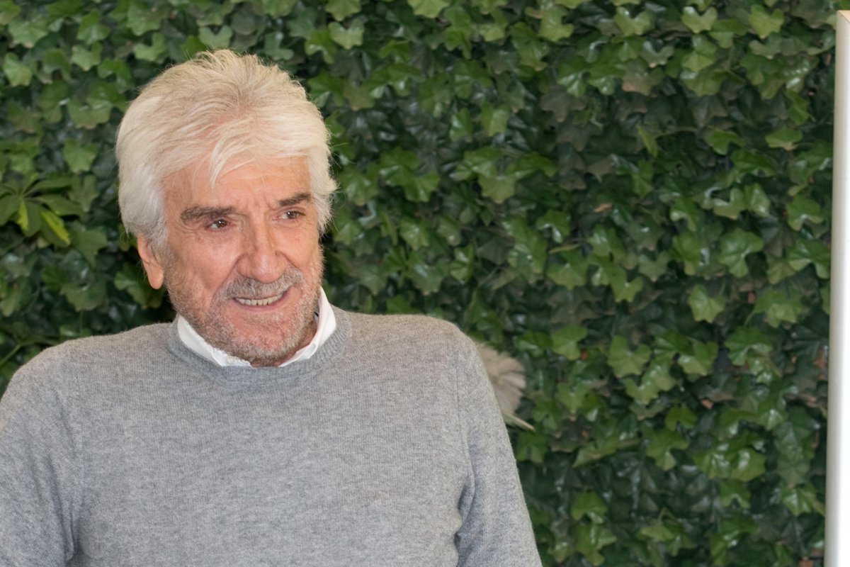 Adnkronos's tweet photo. #GigiProietti: ''L'obbligo di #mascherine all'aperto nel #Lazio è l'unica cosa da fare'' https://t.co/BMp6T3zCNF https://t.co/Ye54dCsLX1