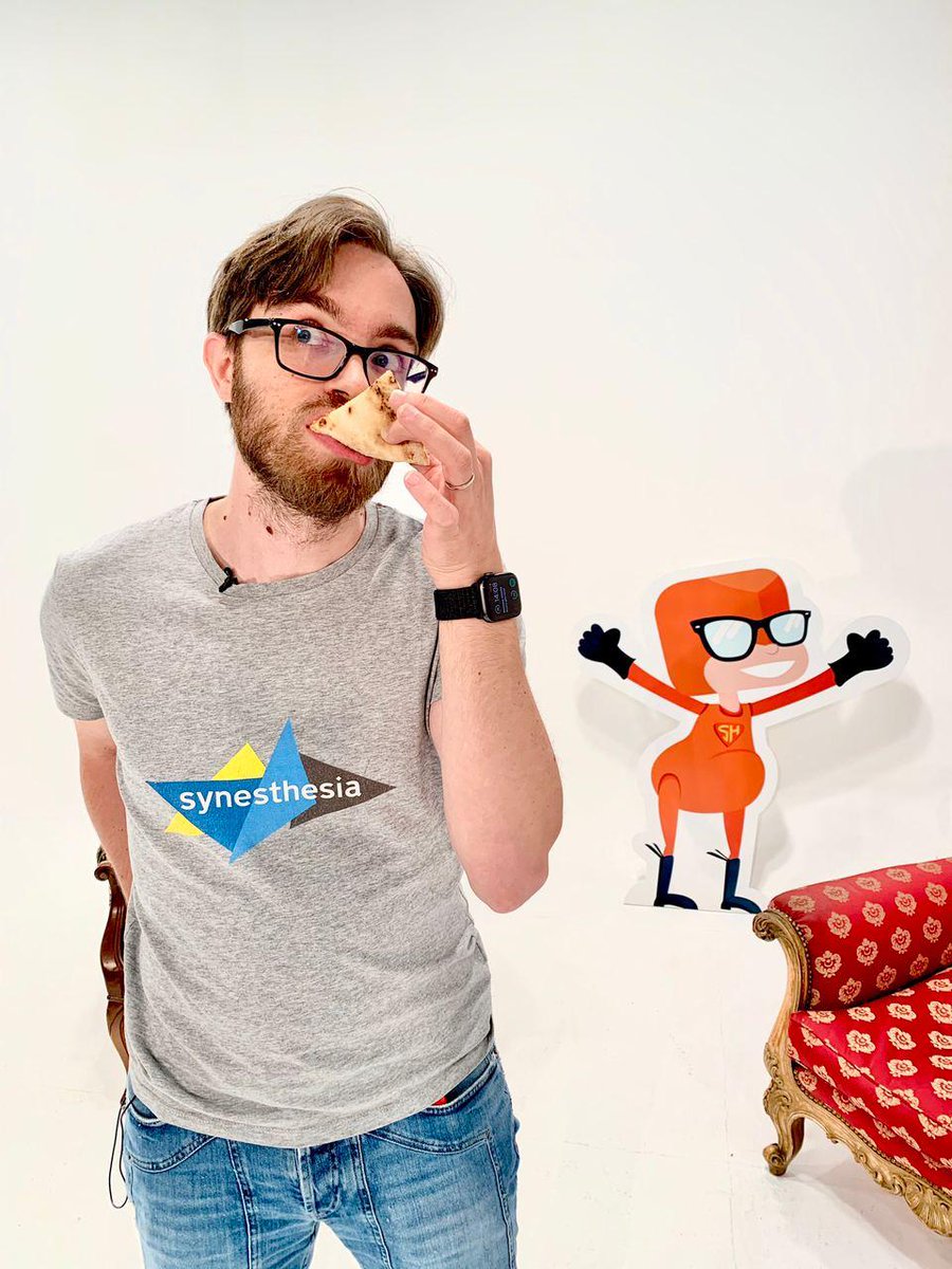 swiftheroes_it's tweet photo. @puntoste wants to be part of the Swift Heroes map, here he is with his pizza from #ItalyPost your picture to be part of Swift Heroes map

#SwiftHeroesDigital https://t.co/hYsz82EMCB