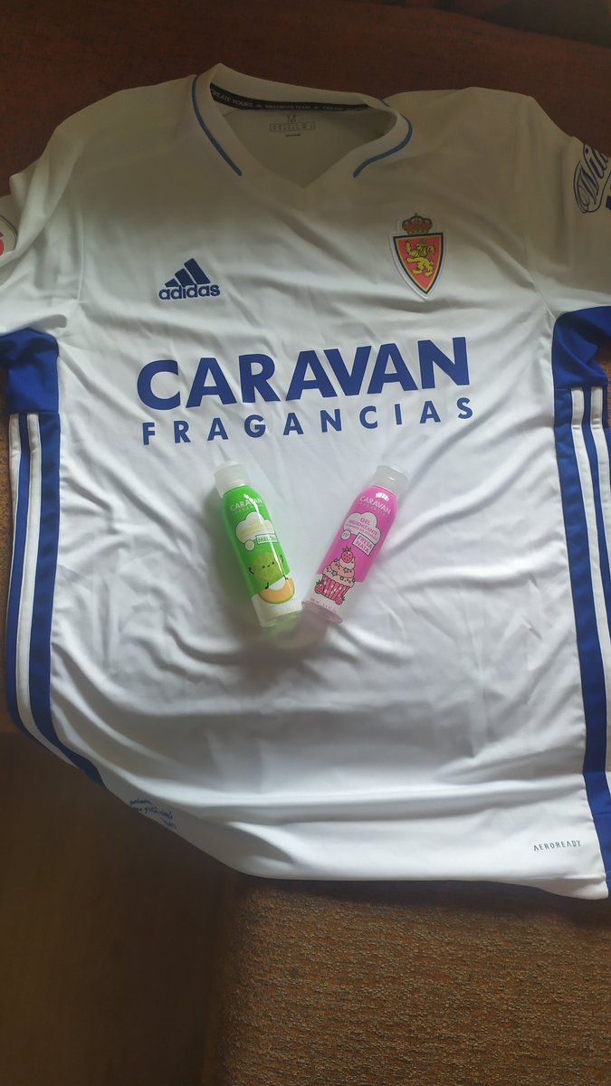 martaabad91's tweet photo. Gracias a @CAFragancias un detallazo los geles, ahora esperando que llegue el momento de poder entrar a la Romareda @RealZaragoza https://t.co/uni2EZdErZ