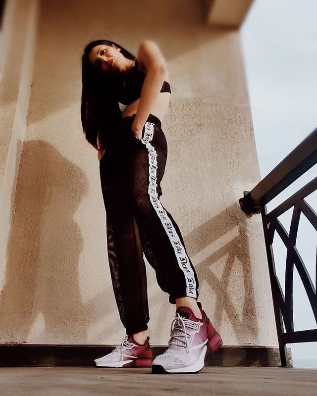 EjUwB-OVcAECTOR?format=jpg&name=900x900