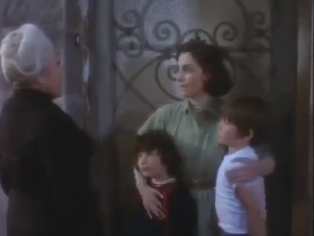 la tía alejandra (1979) directed by arturo ripstein.old aunt alejandra goes to live with a mexican middle-class family; she’s bitter and the children tease her and make her life miserable, but the old woman is truly a witch, and takes revenge.