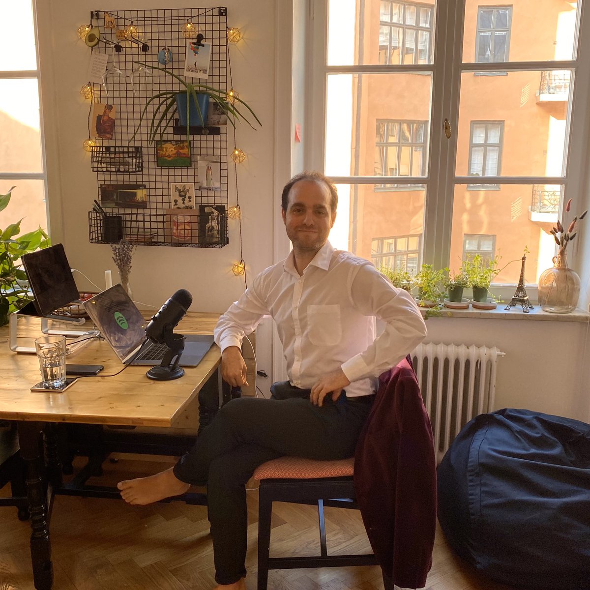 Public speaking 2020 - no socks required 🙃
Hope you enjoy <a href="/marmelroy/">Roy Marmelstein</a> ‘s talk about Building Component Libraries!

Stream link: youtu.be/ItihH3kqLAY

Time for me to take a long walk 😀

#SwiftHeroesDigital