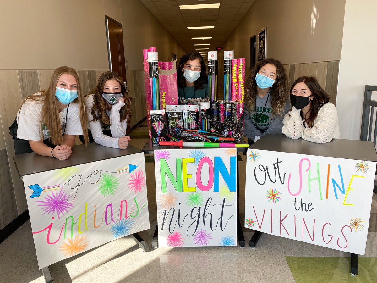 Who’s ready for FNL Neon Night? 🤩🏈💚
