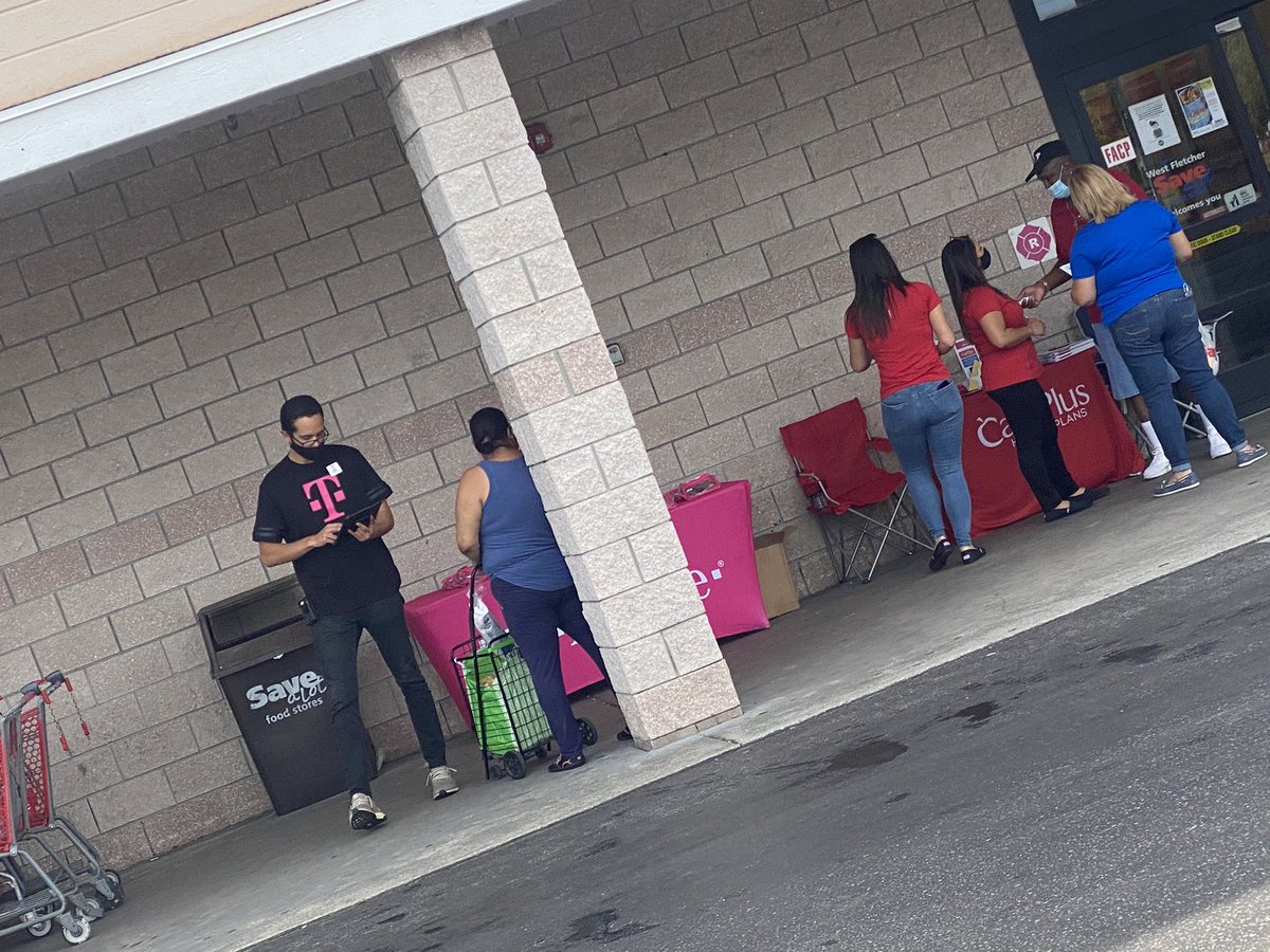 Happy Q-4 everyone! We are out here together with Care Plus. Our Seniors needs are important &amp; we are here to help. <a href="/themagentajuan/">Juan Parra</a> <a href="/jose_alamo/">Jose Alamo</a> <a href="/davynavy9195/">David Mlinarich</a> <a href="/TonyCBerger/">Tony Berger</a> <a href="/magentaeli/">Eli 📱⌚️</a>