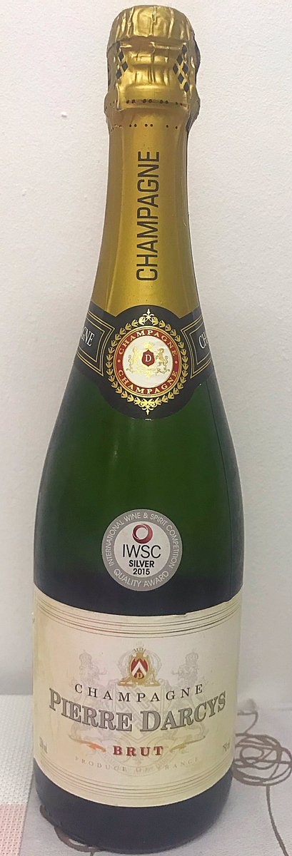 To toast my last day <a href="/royalhospital/">Chesterfield Royal Hospital NHS FT</a> &amp; the first day of my future ❤️🇨🇦🥂 #missing you already <a href="/CRHMedicineDiv/">Medicine & Emergency Care</a> #amazing team 💙🌈❤️ #cheers