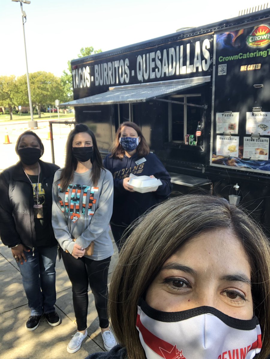What an amazing Food Truck Friday at Bear Creek!! Celebrating National Taco Day a couple days early. #crowncatering #TeamBCE #welovetacos