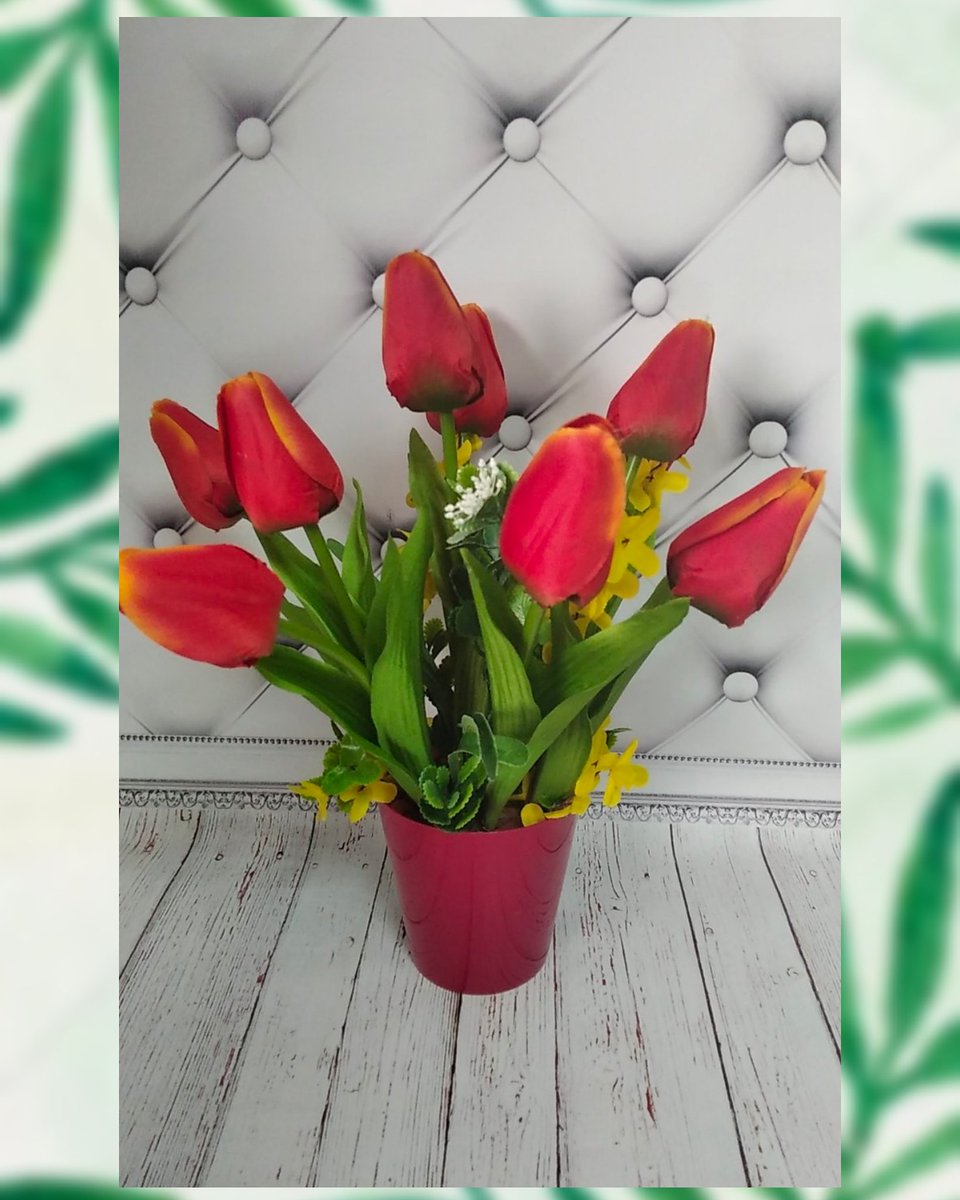 Букет красных тюльпанов, цена 400 грн💐💐💐
#kapelka_schastya #handmade #ручнаяработа #авторскаяработа #подарки #идеядляподарка #рукоделие #декордлядома