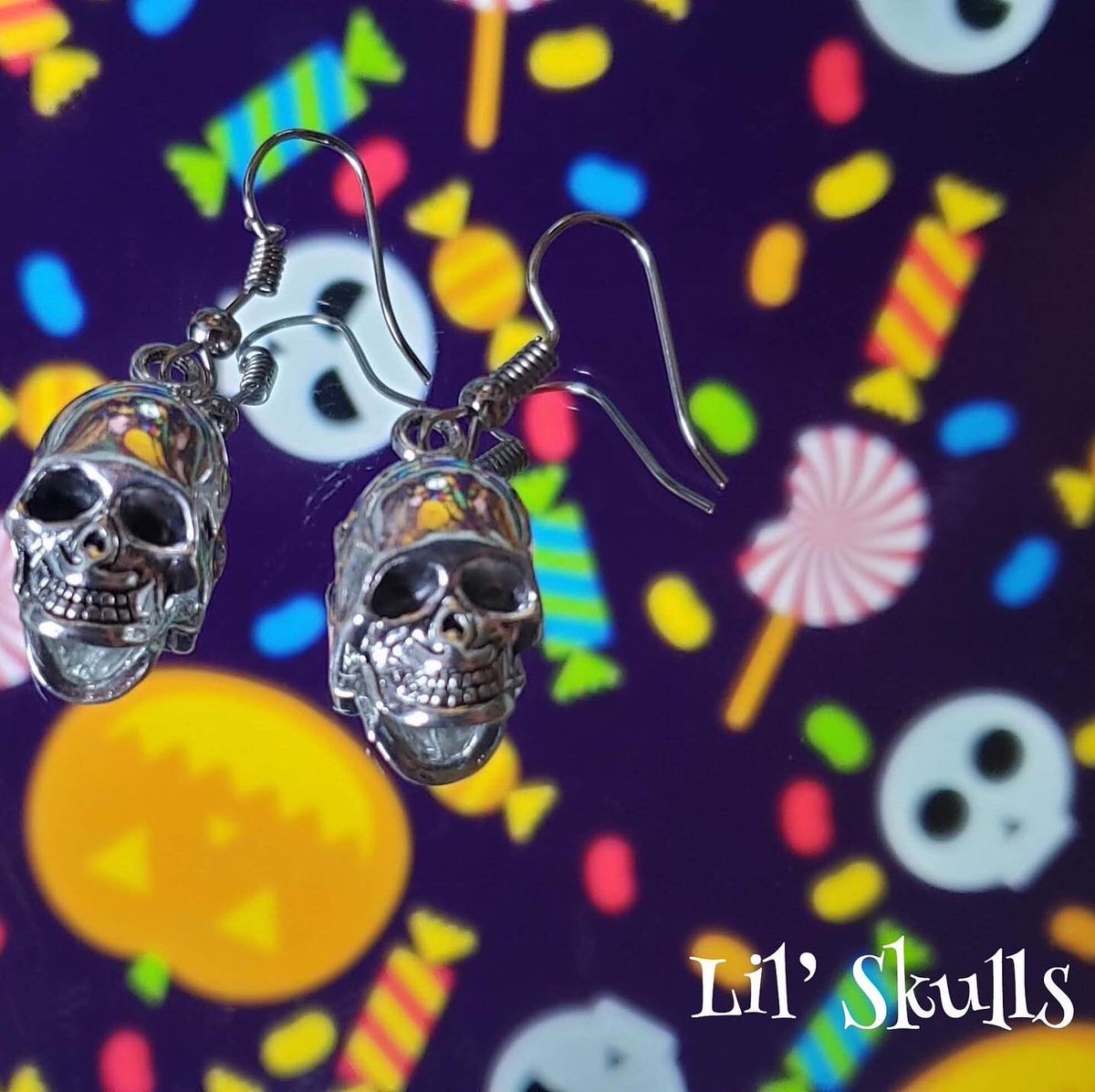 OddiTays's tweet photo. 🧡SPOOKY SZN SALE🧡
💸$2 OFF EARRINGS💸
👻GET SPOOKY👻
.
Hooks or Clips on available for 💚ALL STYLES💚
.
#fall #fallfashiontrends #fallfashion2020 #october #halloween #sale #spooky #cats #pumpkins #psl #cheap #earrings #trending #spooktober #catlover #witchy #witchvibes https://t.co/QVwrdY46h4