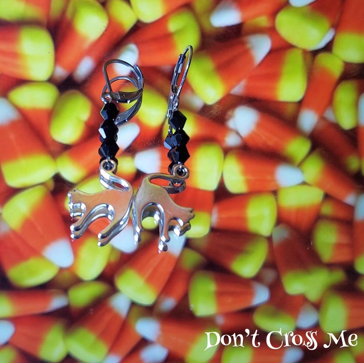 OddiTays's tweet photo. 🧡SPOOKY SZN SALE🧡
💸$2 OFF EARRINGS💸
👻GET SPOOKY👻
.
Hooks or Clips on available for 💚ALL STYLES💚
.
#fall #fallfashiontrends #fallfashion2020 #october #halloween #sale #spooky #cats #pumpkins #psl #cheap #earrings #trending #spooktober #catlover #witchy #witchvibes https://t.co/QVwrdY46h4