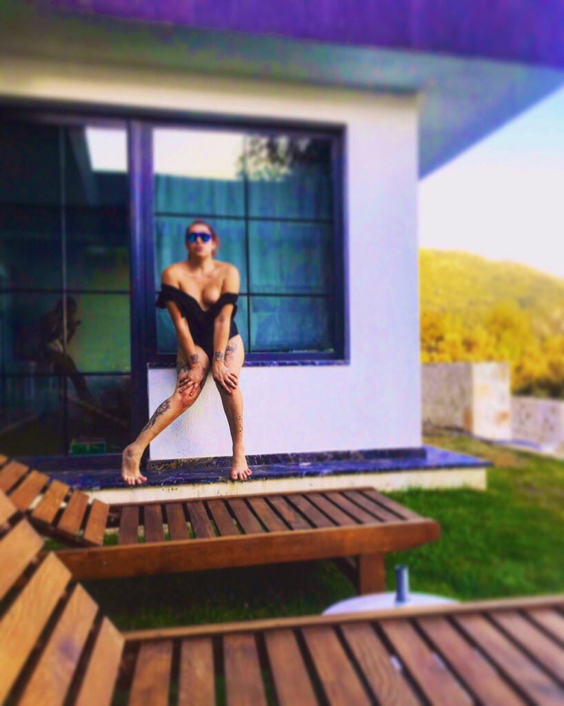eva1992ev's tweet photo. Kısa süre kızılaydayım travesti eva 05304306003 🔥🔥🔥sorunsuz AP 18 🔥🔥fazla bakma çık gel acele olmadan 🔥🔥#ankaratraveﬅi #ankaratraveﬅileri #ankaragay #kizilaytravesti https://t.co/IseS6eUi00