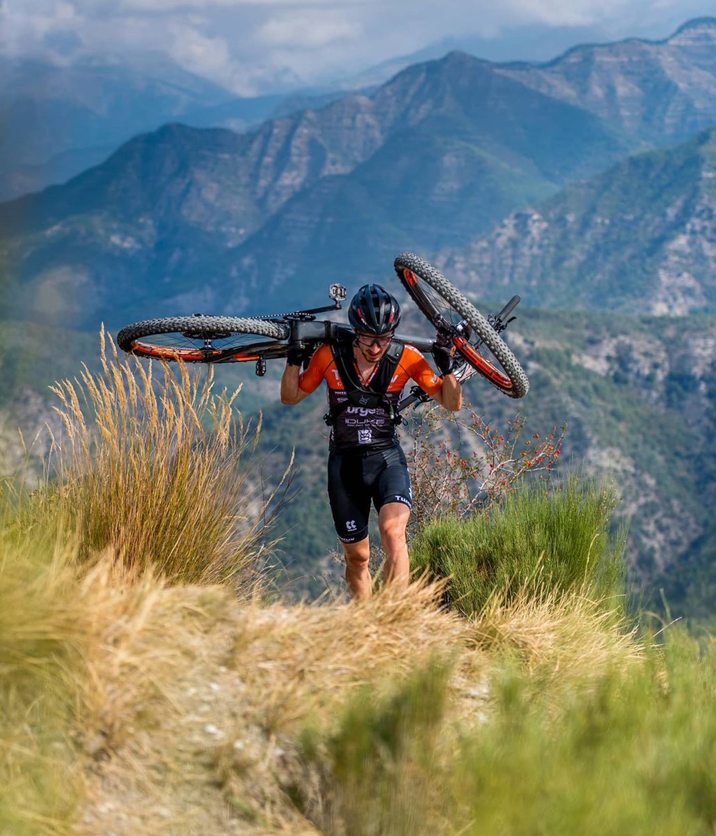 Kalaswear_es's tweet photo. 🏞️ ¡La cabra tira al monte!
#RideOnStandOut #MyKalas #ProfessionalTested
📷: Theo Meuzard https://t.co/lrasQarbdW