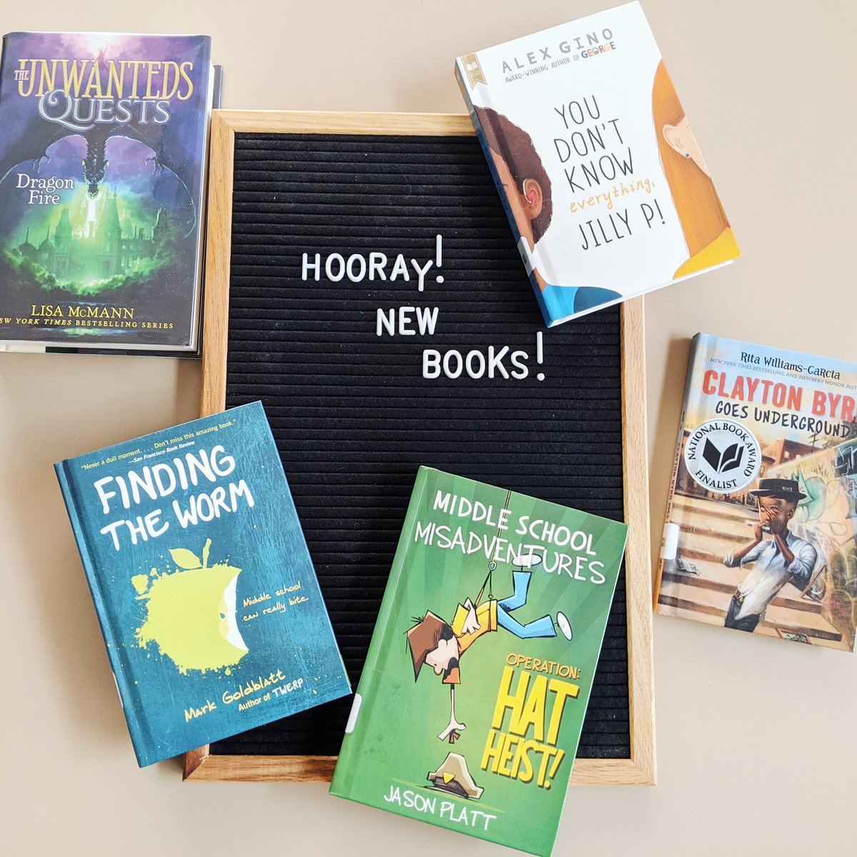 jsentallib's tweet photo. New books make me happy! #jrlancereaders https://t.co/UTvtigwpBK
