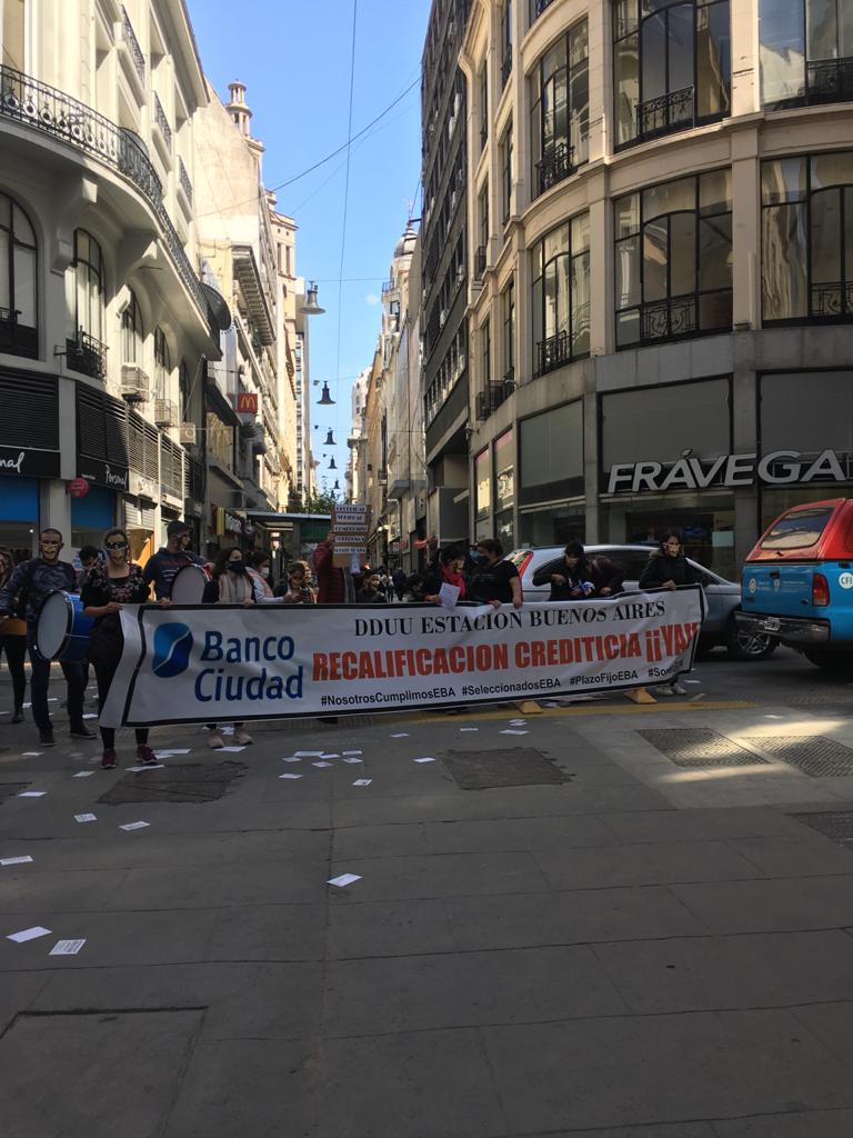 Califiquen correctamente! Dejen de hacer interpretación! El nuevo convenio es claro! #seleccionadosEBA
<a href="/BancoCiudad/">Banco Ciudad</a> 
<a href="/FerJElias/">Fernando Elias</a>
<a href="/rossi_delfina/">Delfi Rossi</a> 
<a href="/Nicolas_Massot/">Nicolás Massot</a> 
<a href="/horaciorlarreta/">Larreta</a> 
<a href="/lucianoscato/">Luciano Scatolini</a> 
<a href="/JuanMaquieyra/">Juan Maquieyra</a> 
<a href="/MariaEBielsaOk/">María Eugenia Bielsa</a> 
<a href="/Procrear/">Procrear</a> 
<a href="/IVCBuenosAires/">IVC</a> 
<a href="/MinHabitatAR/">Ministerio de Desarrollo Territorial y Hábitat</a>