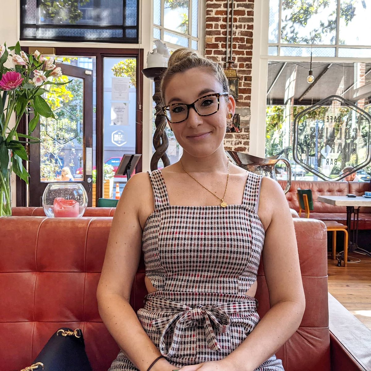 InfinitePantry's tweet photo. COLLINS QUARTER☕  Beautiful space and beautiful food! We had their coconut maple chia pudding with kiwi, mango puree and pepitas; the avocado smash (no cheese or egg) with beet hummus and their famous spiced lavender mocha with homemade almond milk @thecollinsquart #vegan https://t.co/nBEKvUtVqJ
