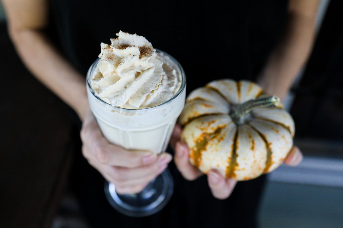 🍂 Happy October! We can’t wait to debut our Fall ice cream flavors, sundaes and spooktacular specials! Follow us to see new flavor announcements arriving soon! 🍂 #boozyicecream #dessert #FallFriday