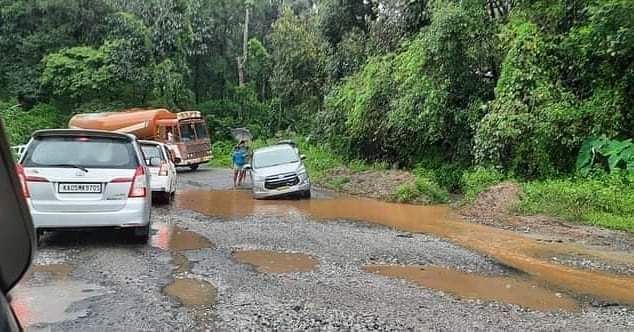 dineshshetty179's tweet photo. @narendramodi @narendramodi ji pls see the pathetic condition of NH 75 which connects Bengaluru to Mangalore .Leave calling highway noteven fit to call a ROAD @nitin_gadkari #SaveNH75 #SaveNHinDk #NoToPatchwork https://t.co/nZ1ubQS5Aw