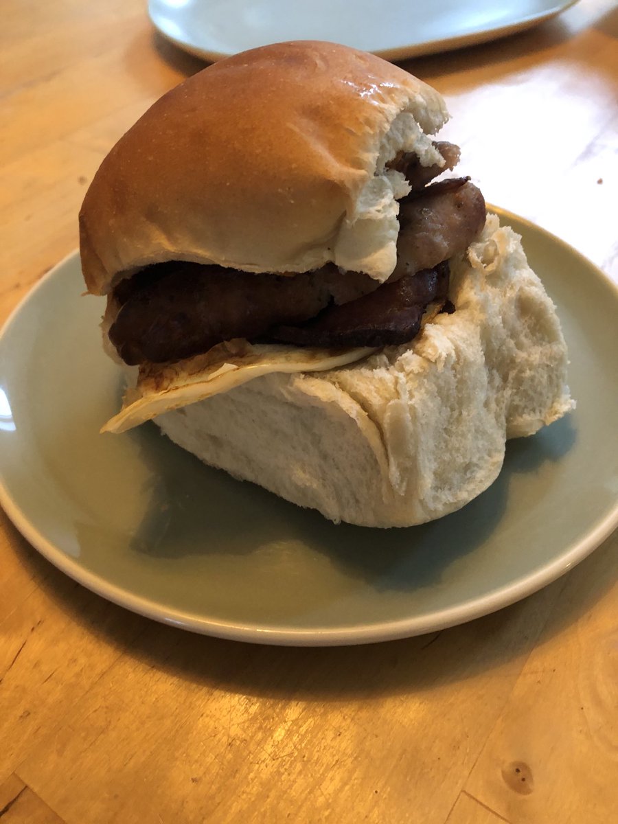 Such a lush Breakfast Brunch Bap from ⁦@Ysgoltycoch⁩ best in RCT! 👍🏾😍🏴󠁧󠁢󠁷󠁬󠁳󠁿