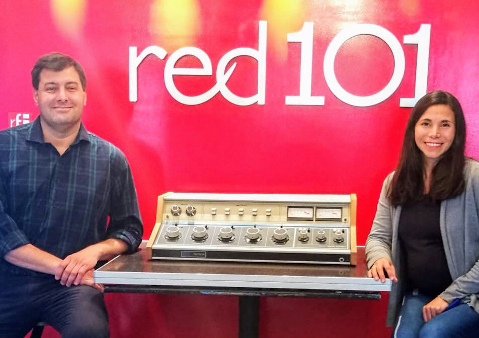 PulsoWine's tweet photo. Gracias por invitarnos al programa @enviored101 , un placer charlar con Uds del proyecto y de nosotras!
@red.101.mza @six.packwines
#pulsowines #radioyvino #altachupabilidad #vinoargentino🍷 https://t.co/4VnGAyliPD