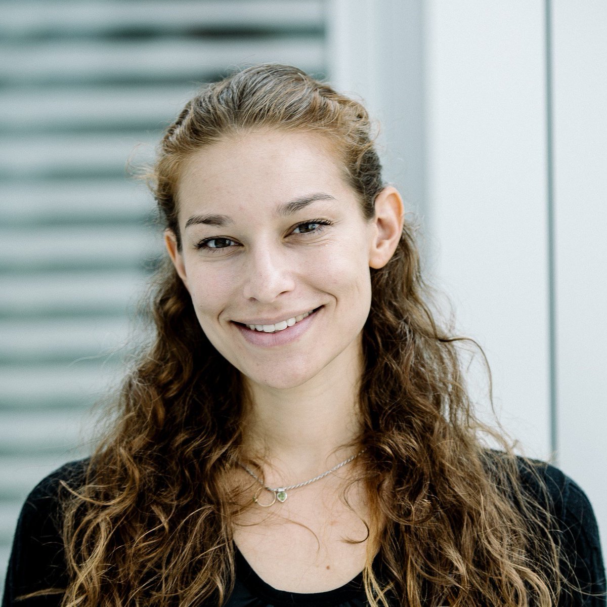 MSKSarcoma's tweet photo. The Sarcoma Service welcomes an additional new fellow to its team, Dr. Lauren Banks, MD, PhD! Dr. Banks has an interest in immunotherapy &amp; will be focused on fusion-derived neoantigens in #DSRCT. She will be working with Drs. @sandrapdangelo &amp; Chris Klebanoff. https://t.co/KxPltCN189