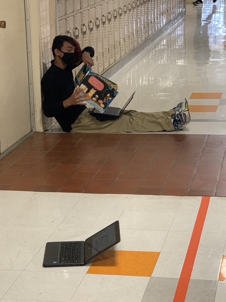 MsYarbrough_AMS's tweet photo. @atkinstornado AVID loved reading to kindergarteners at @MillerOwls 

Even if it’s virtual https://t.co/x6gRpQOjDz