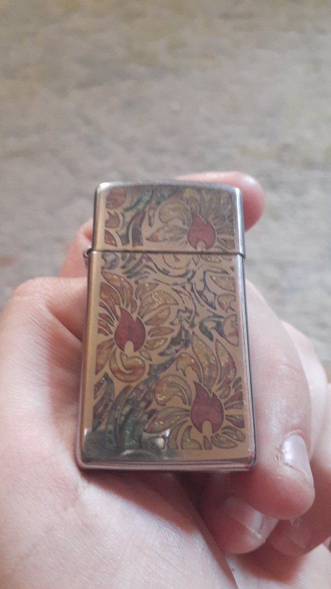 901pohbear's tweet photo. @Zippo  the decal is wearing off within 60 days. I have sent emails to your customer relations and all I get is bots talking about covid. https://t.co/wi9MKi9bI5