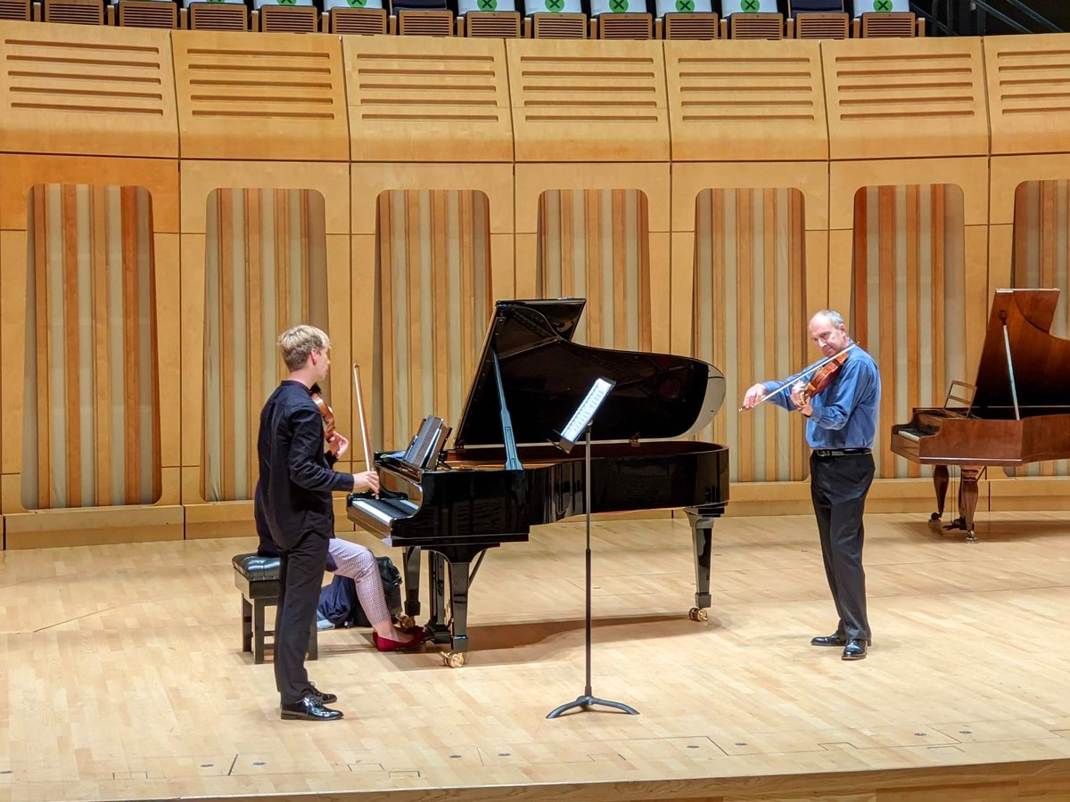 It was great to play to Martin again today in the Dora Stoutzker Hall <a href="/RWCMD/">Royal Welsh College of Music & Drama</a> A really nice way to finish the week! #music #viola #MartinOutram #FridayMotivation