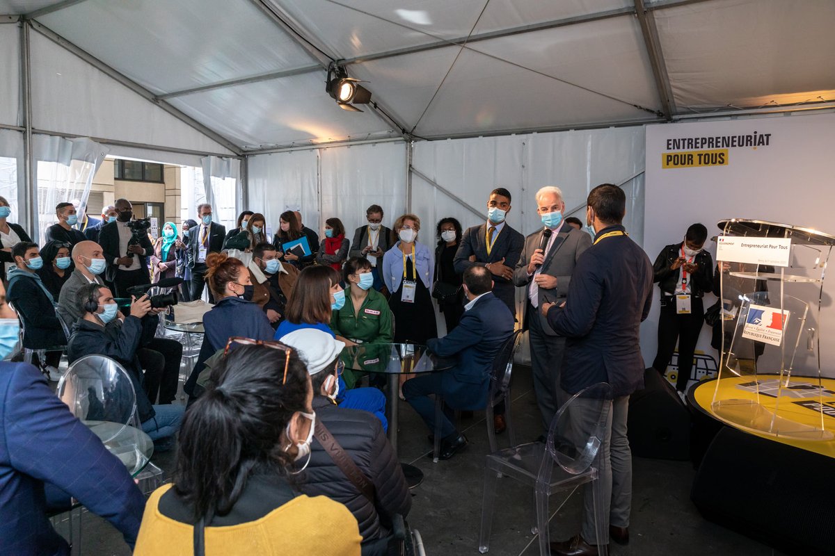 😍L'équipe de @BretagneBgeest ravie !  💚🙏Les 5 lauréats 🎁 distingués au cours de la soirée #TalentsDesCités de ce début de semaine à #Lorient illustrent véritablement l'esprit de l'#EntrepreneuriatPourTous !🤞Bravo aux lauréats régionaux et nationaux 👏