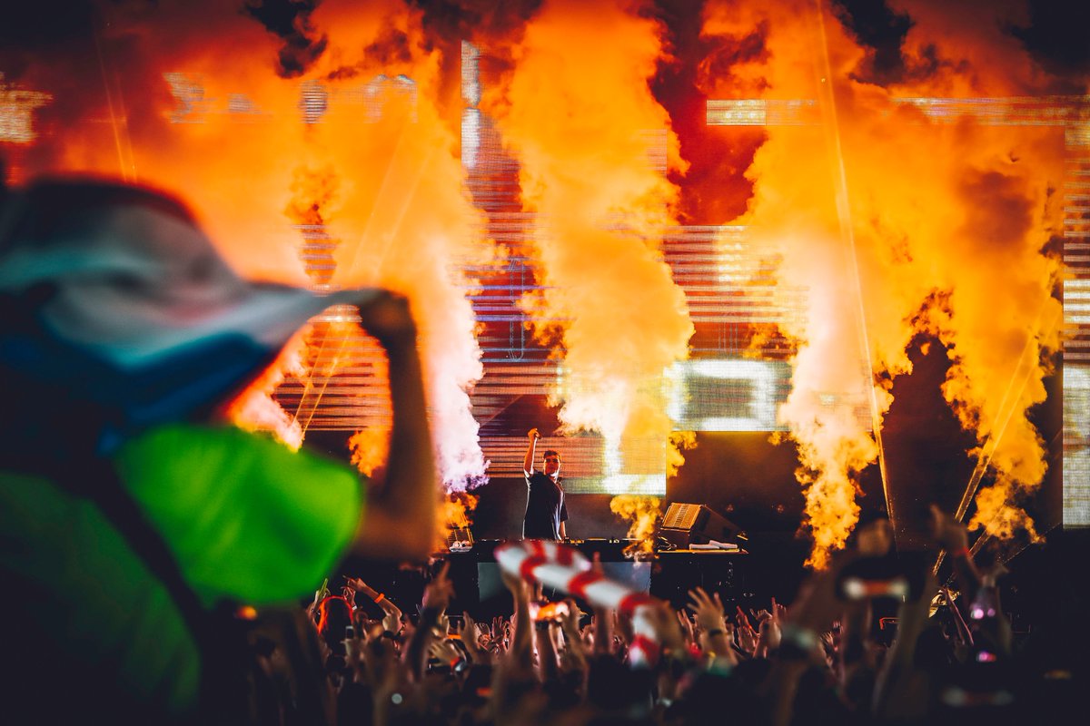 Creamfields's tweet photo. .@MartinGarrix #Creamfields2021 - There, thats the tweet! 😎 https://t.co/W76RmwlGtC
