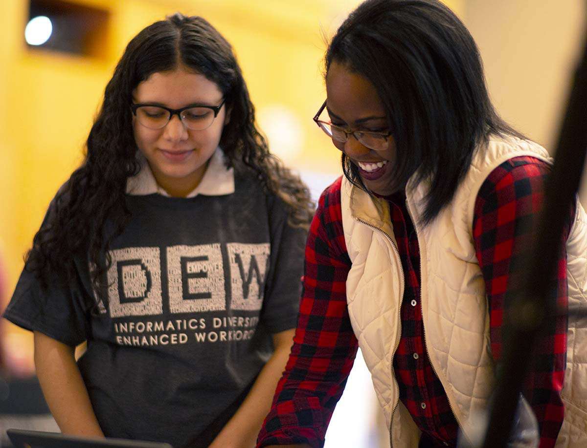 IUILuddy's tweet photo. Celebrating our Informatics Diversity-Enhanced Workforce partnership with @IPSSchools: Arsenal Technical High School and George Washington High School. Five years of success and impact for nearly 1700 students and counting! 🙌🏼#IPSServiceDay #idewtweets https://t.co/Qe4vDP88T8