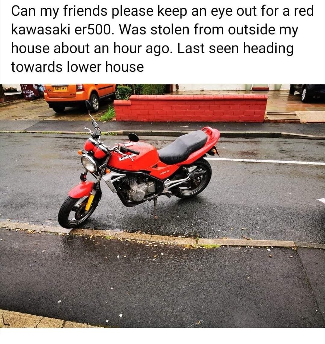 Padiham_Fire's tweet photo. Please help.. One of our firefighters has had their bike stolen in the last half an hour.
Last seen heading towards Lowerhouse.

This firefighter cannot respond to emergencies without his bike!

Please.. 
If you see this bike contact @LancsPolice https://t.co/TySTHADyiU