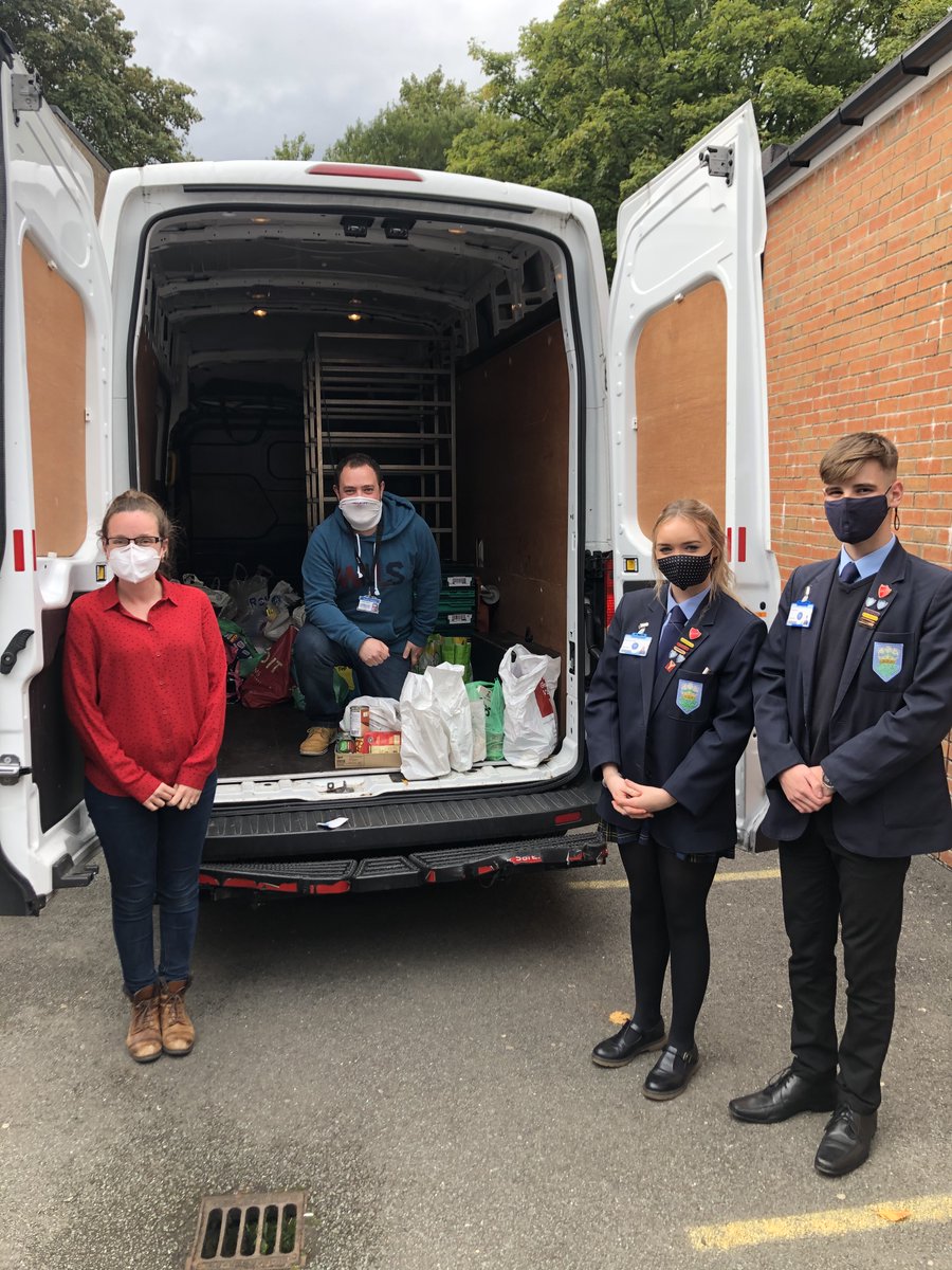 Bury_CE's tweet photo. This afternoon @UrbanOutreachUK came to collect our Harvest donations and our senior prefects helped to load the van. 👍#LetYourLightShine https://t.co/tAsFSPcWEz