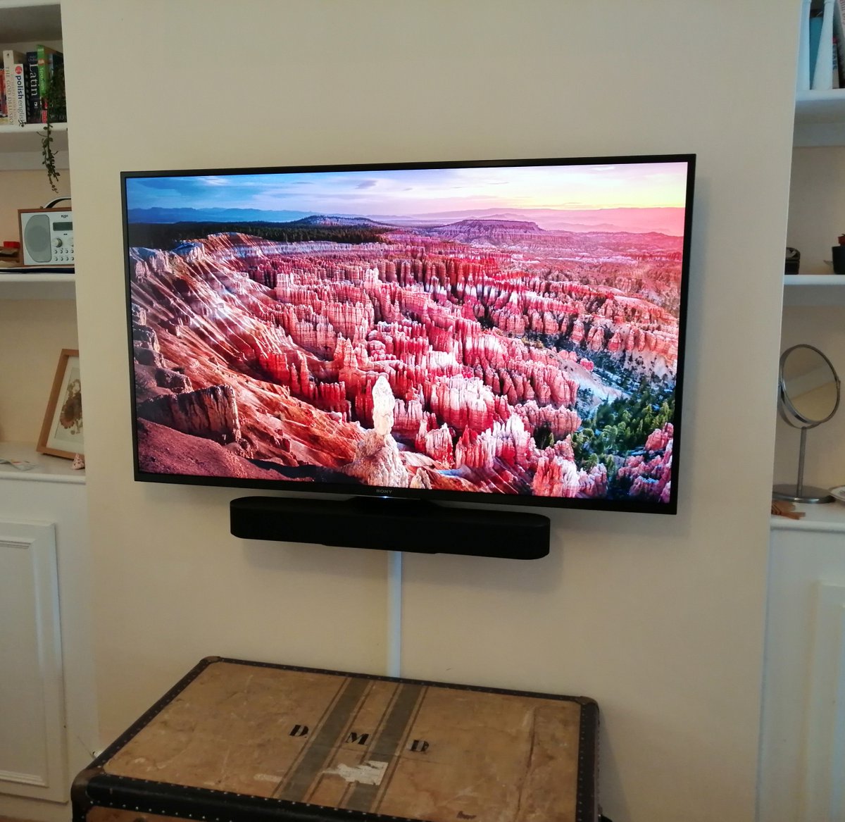 abbot_av's tweet photo. Nice, neat wall mount job today. @SonyUK 49 inch 4k TV, @Sonos Beam, both on @SANUSSystems brackets. Cables all tidy and looking good.

All arranged and supplied by @RicherSounds Exeter. https://t.co/tJ9a0Gnk92