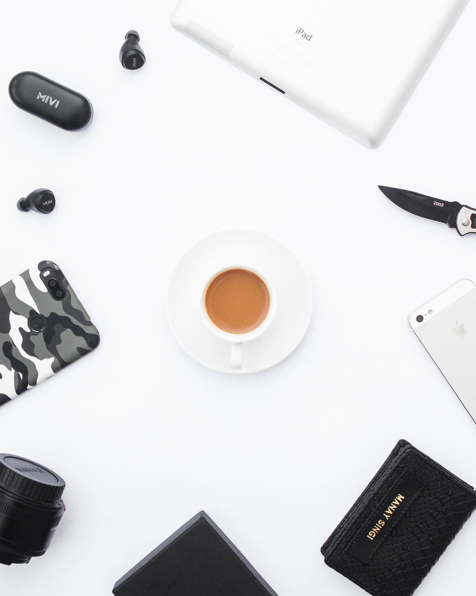 SingiManay's tweet photo. You can't buy happiness but you can buy tea & that's kind of same thing.
#flatlayforever #flatlaystyle #flatlaygoals #flatlayinspo #flatlayoftheday #onthetable #stilllife #chai #teatime #tea #chailover https://t.co/wVSFZaOIMk